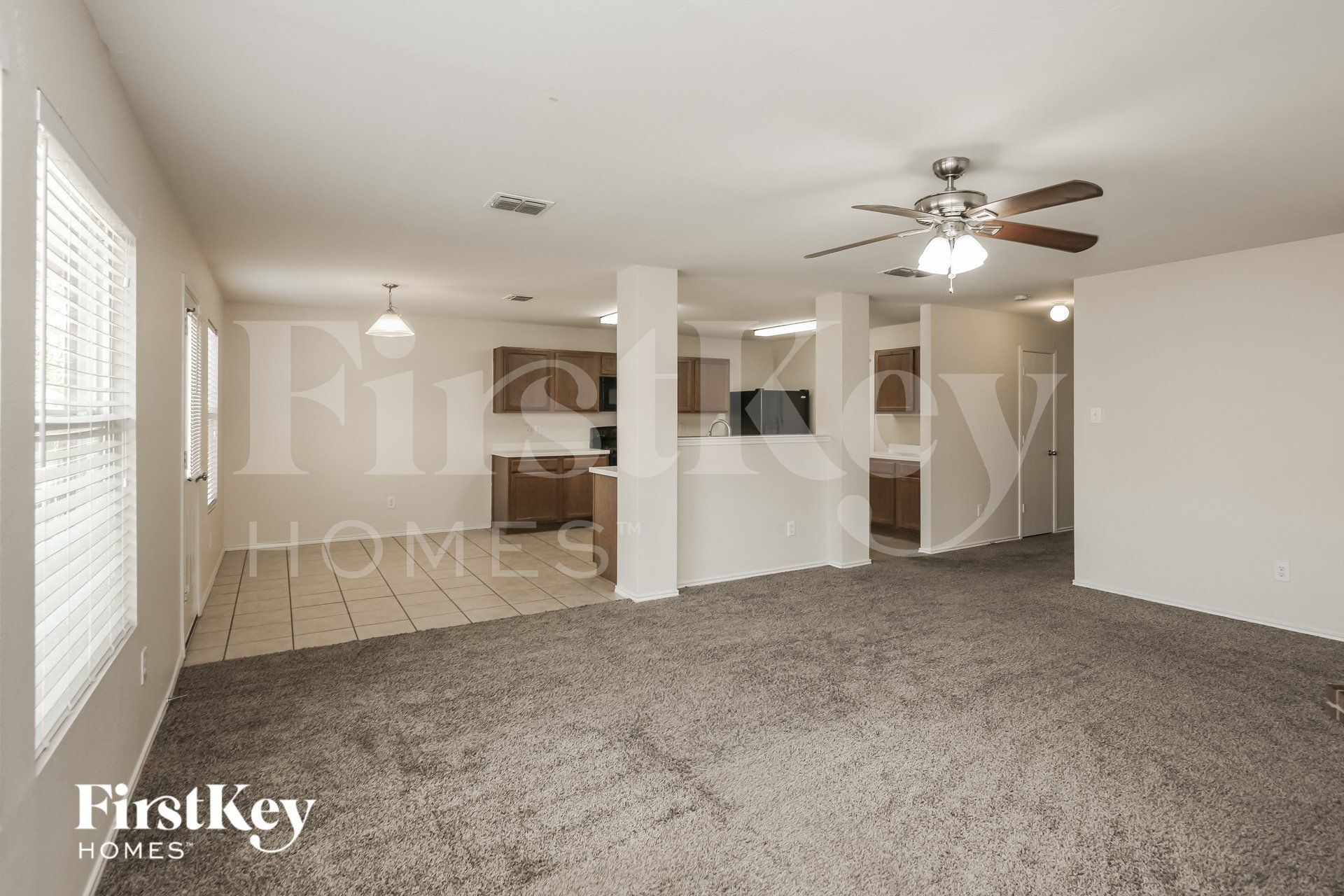 Building Photo - 852 Cats Eye Dr