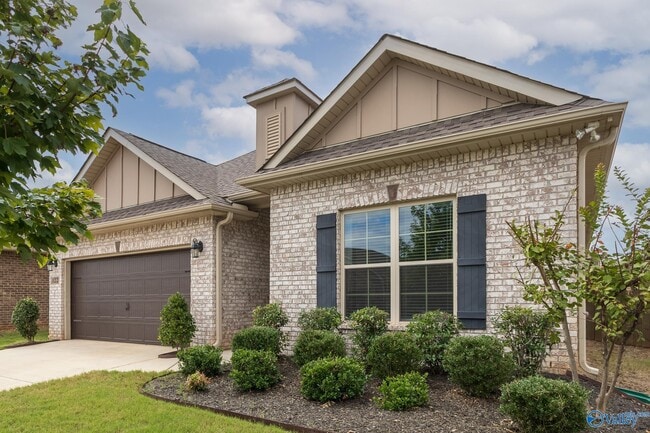 Building Photo - 122 Princewater Dr