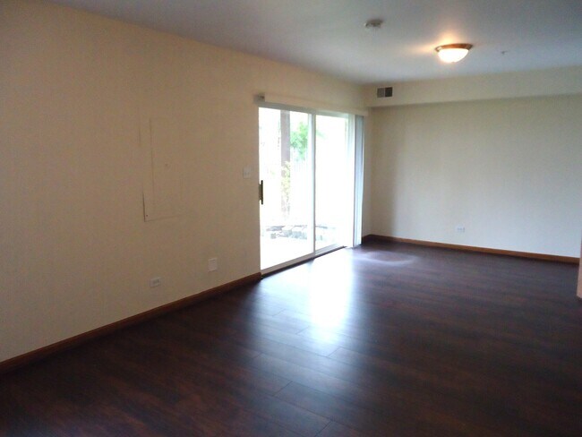 Building Photo - 642 Diamond Pointe Dr