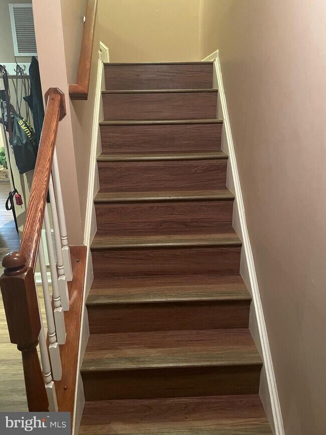 Building Photo - 43378 Livery Square