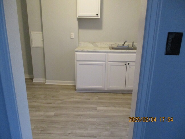 Building Photo - 20100 Schaefer Hwy