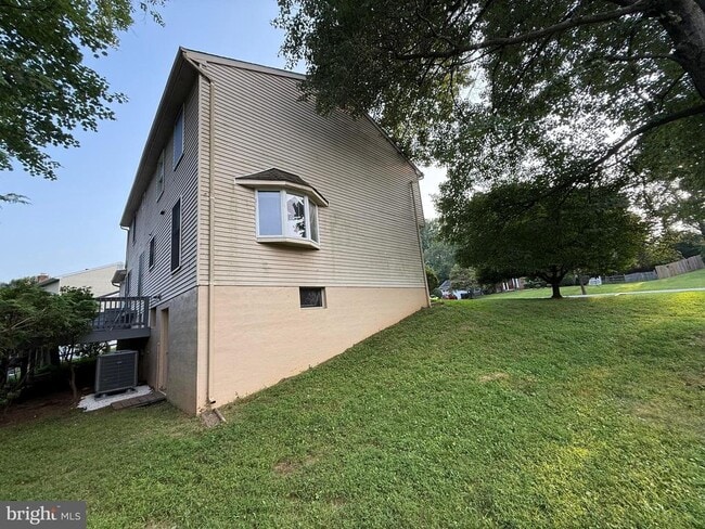 Building Photo - 14917 Lear Ln