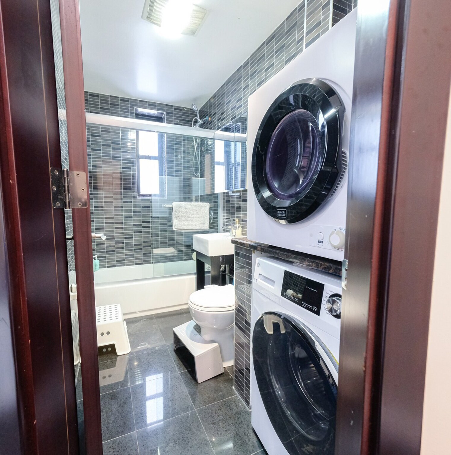 Building Photo - 5 W 101st St