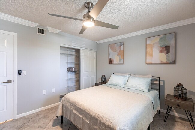 Building Photo - 3540 Whitehall Dr