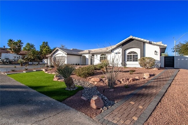 Building Photo - 4785 N Grand Canyon Dr