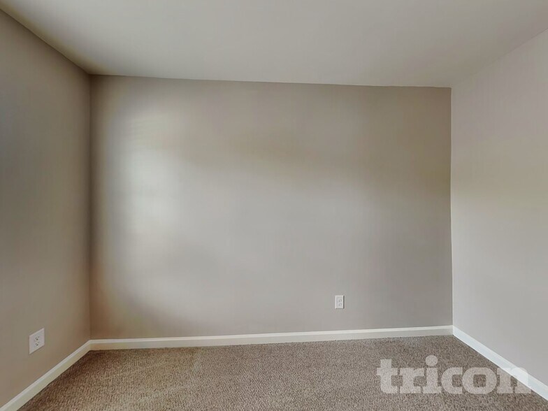 Building Photo - 8755 Longnor St