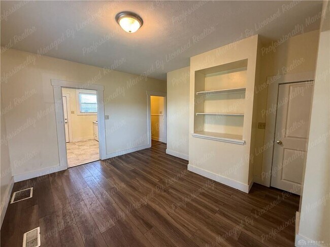 Building Photo - 1835 Hillsdale Ave