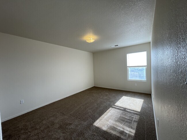 Building Photo - 3200 Ocate Meadows Ct NE