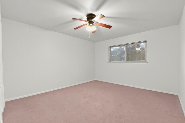 Building Photo - 3838 Glenheather Dr