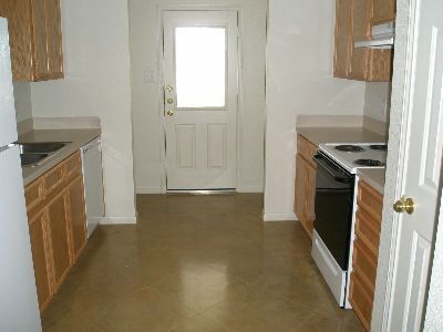 Building Photo - 928 Rosewood Dr