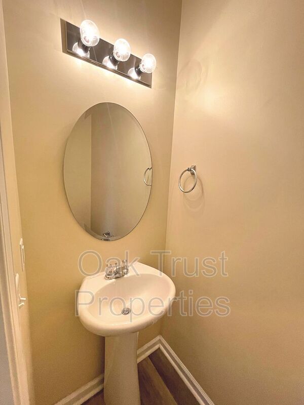 Building Photo - 4830 Hawkins Dr