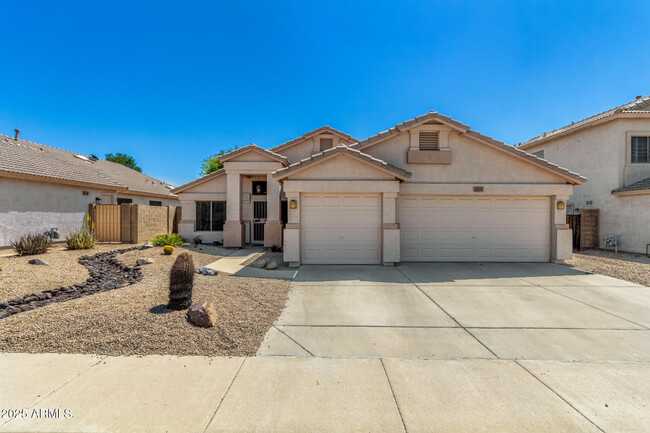 Primary Photo - 6539 W Briles Rd