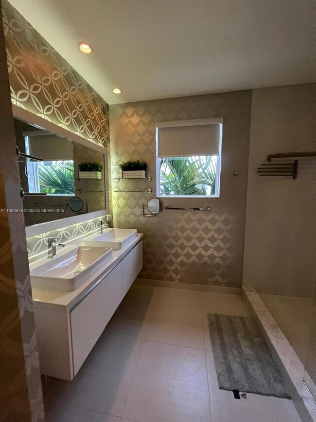 Building Photo - 10422 NW 64th Terrace