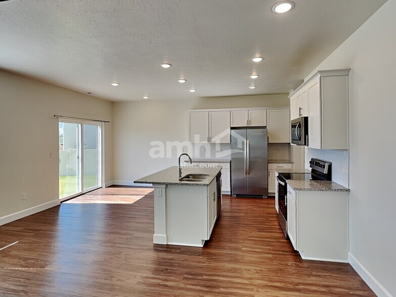 Building Photo - 1339 White St