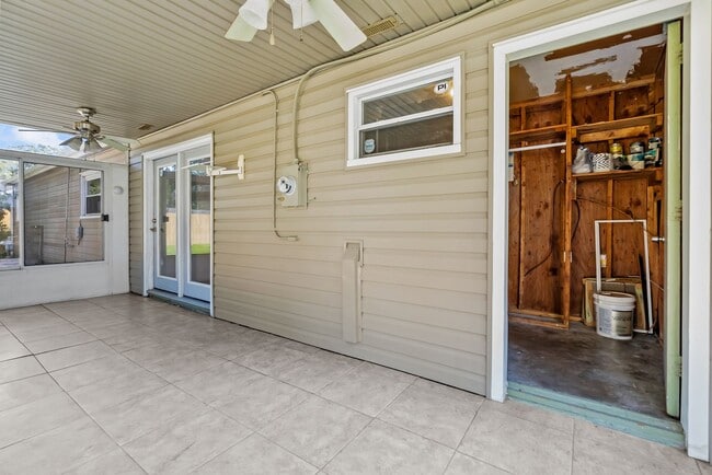Building Photo - Great Location and Access to Interstate!