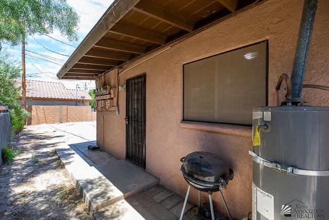 Building Photo - 276 S 17th Ave