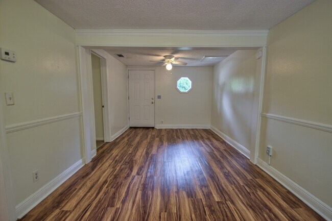 Building Photo - 2002