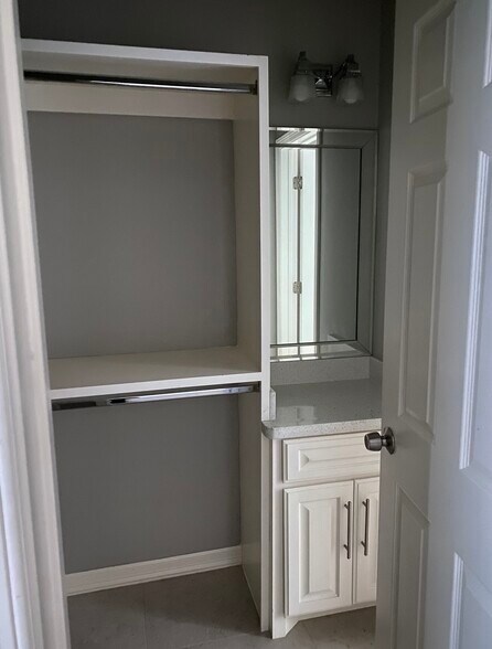 Building Photo - 3873 Tolosa St