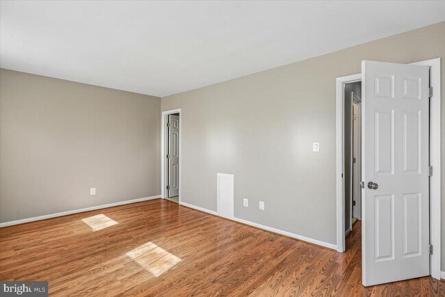 Building Photo - 3 Cinzano Ct