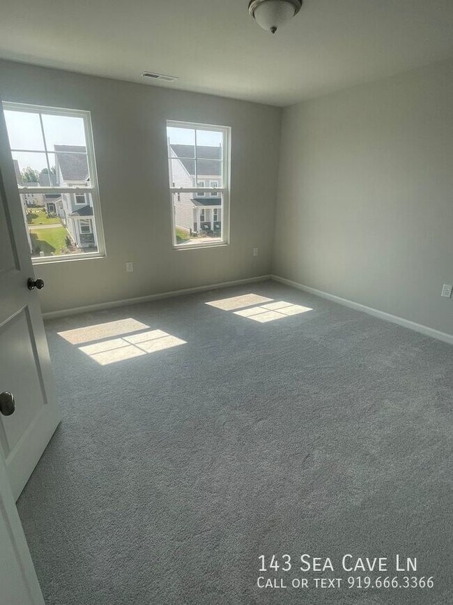 Building Photo - 143 Sea Cave Ln