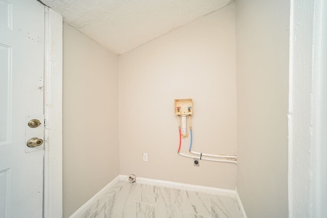 Building Photo - COMING SOON – $500 OFF Your First Month!