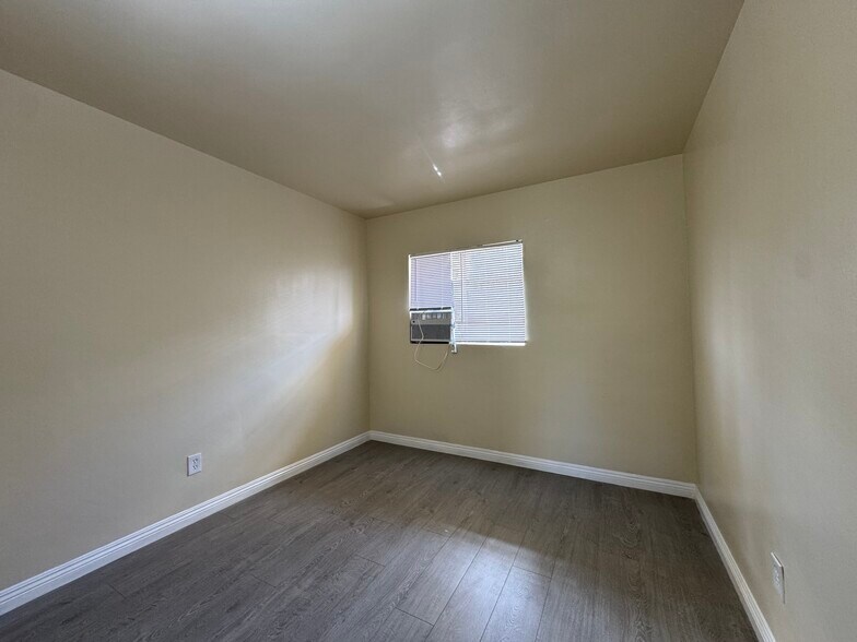 Building Photo - 6727 Pickering Ave
