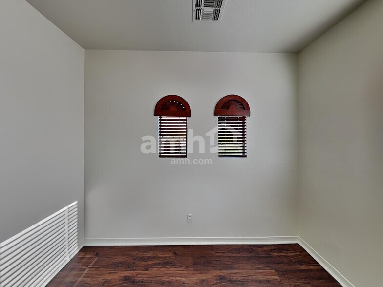 Building Photo - 16103 W Shangri La Rd