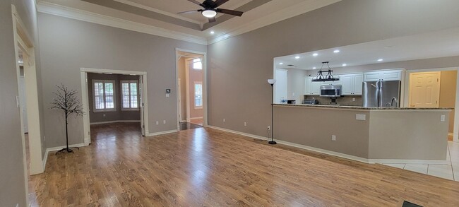 Building Photo - AMAZING NORTHEAST UPDATED 4 BEDROOM HOME