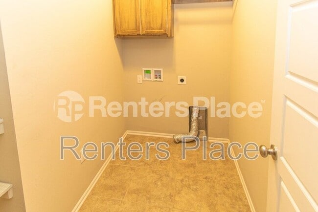 Building Photo - 10708 SW 30th St