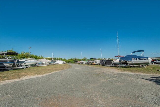 Building Photo - 2900 Cove Cay Dr