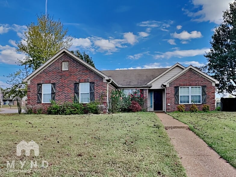 Building Photo - 170 Rolling Oaks Dr