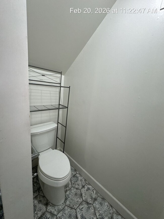 Building Photo - Dinuba Home Coming Soon!