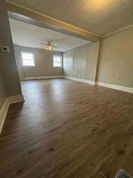 Building Photo - 3 W Evergreen St