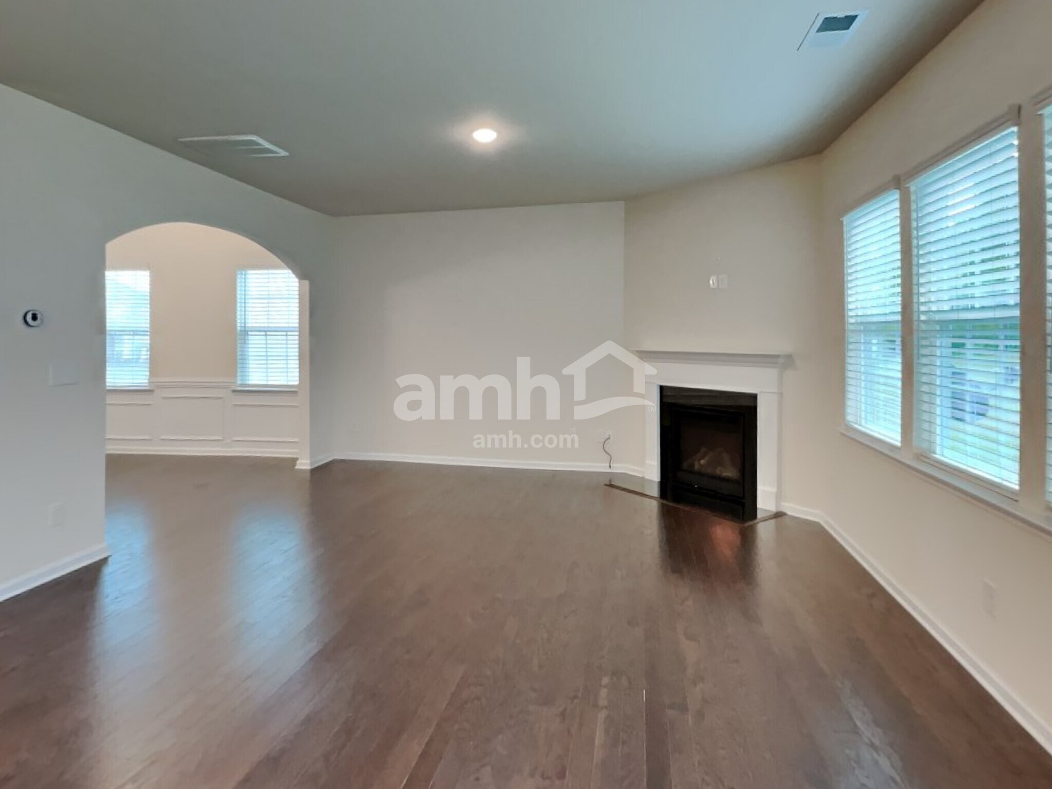 Building Photo - 128 Eden Ave