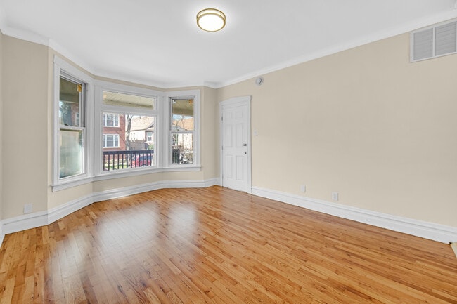 Building Photo - 4437 N Drake Ave