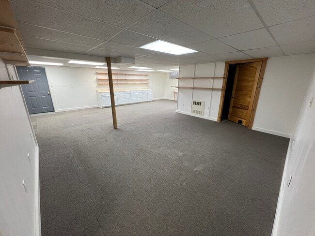 Building Photo - 2-12 Yvonne St