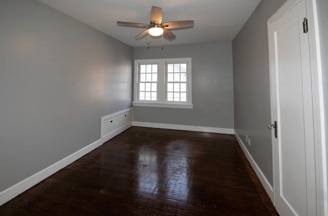 Building Photo - 3 bedroom/2 bath house