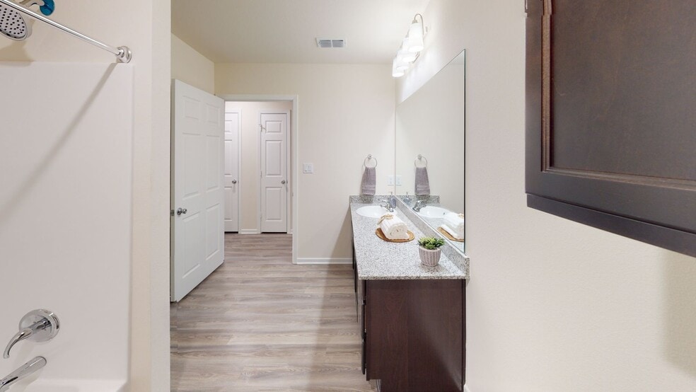 Interior Photo - The Ranch On Rhones Quarter