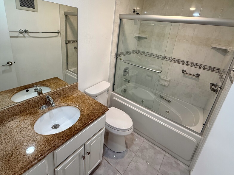 Shared bathroom - 3500 W Manchester Blvd