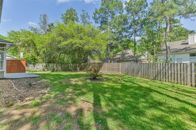 Building Photo - 2 Willow Point Pl