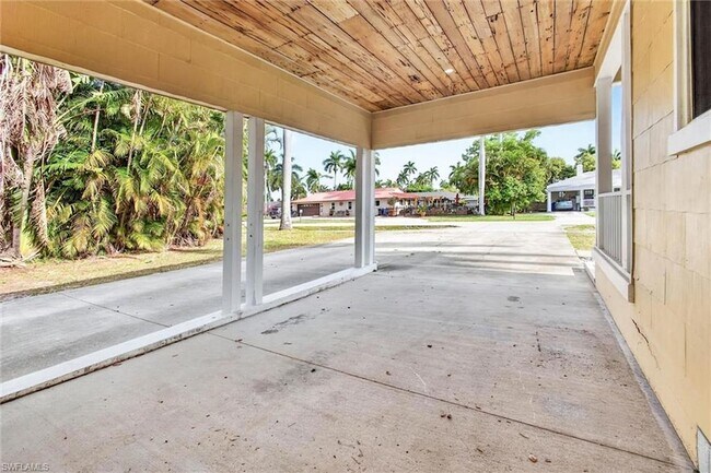 Building Photo - 1420 Maravilla Ave