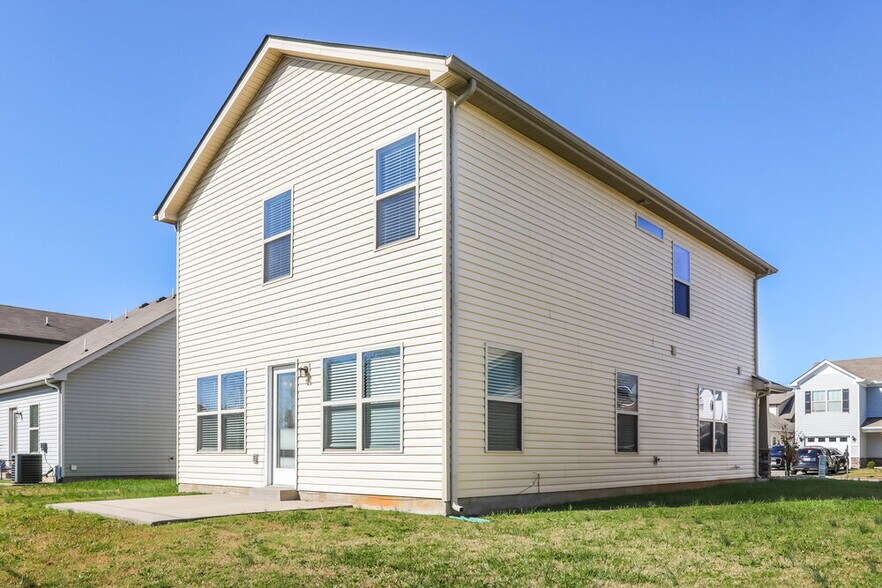 Building Photo - 1916 Warmingfield Dr