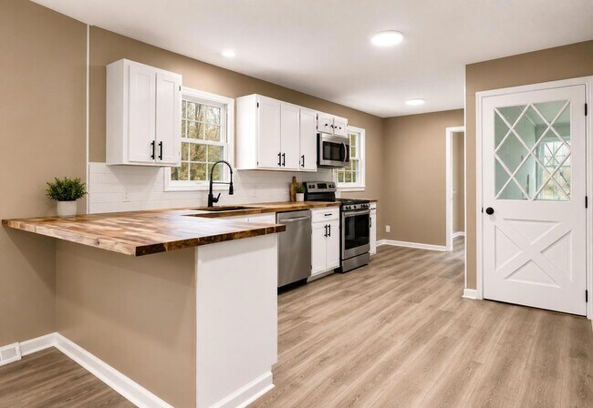 Building Photo - 129 Hillwood Dr