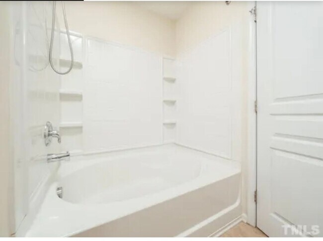 Building Photo - Charming 2BR Townhouse near DT Raleigh