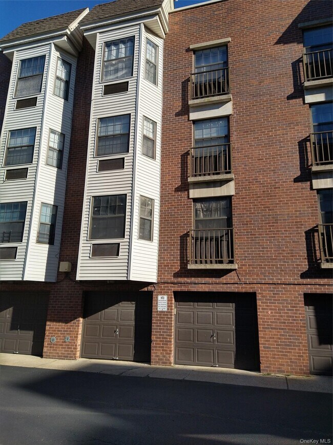 Building Photo - 71-18 164th St