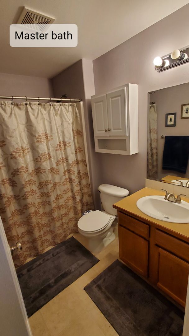 Building Photo - Charming 3 Bed, 2 Bath House with 2 Car Garage, Fenced Backyard and Central AC!