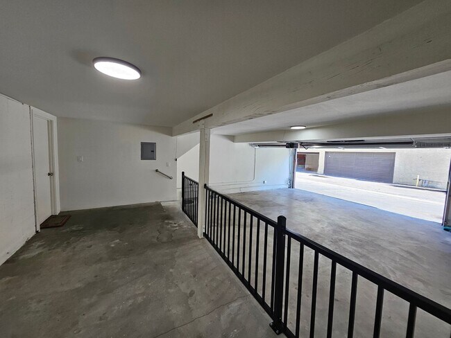Building Photo - Modern Comfort Meets Convenience — 4-Bedro...