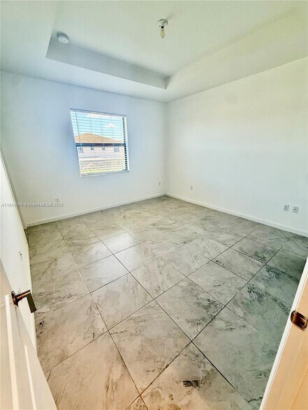 Building Photo - 25123 SW 107th Ct
