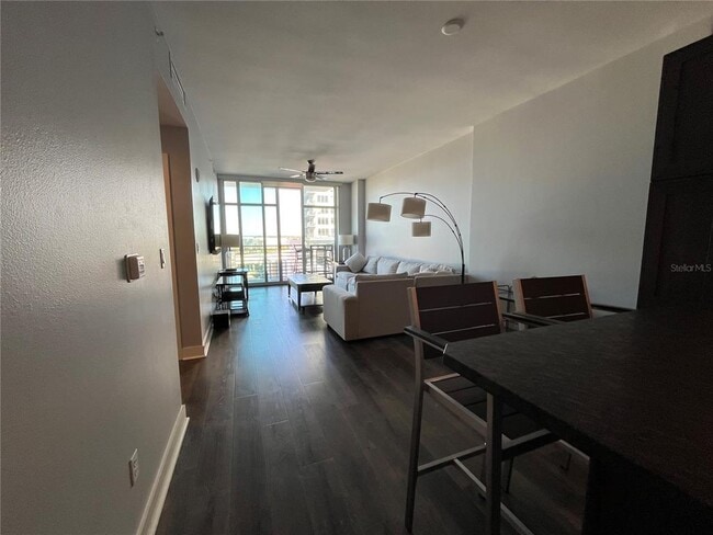 Building Photo - 1120 E Kennedy Blvd