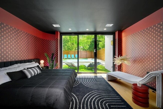 Building Photo - 7809 Woodrow Ave